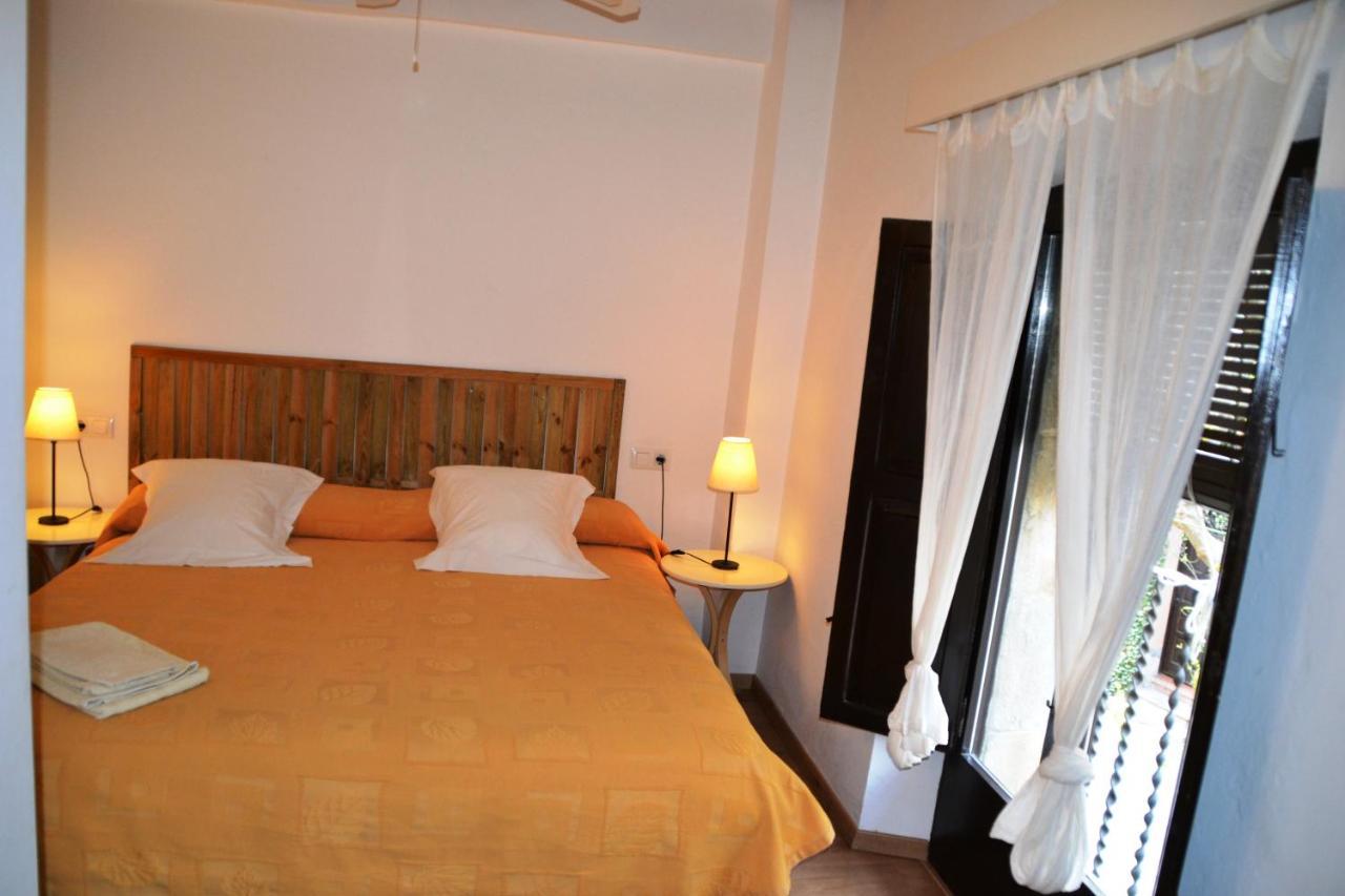Habitaciones Con Encanto - Cal Alejandro Montsonis ภายนอก รูปภาพ