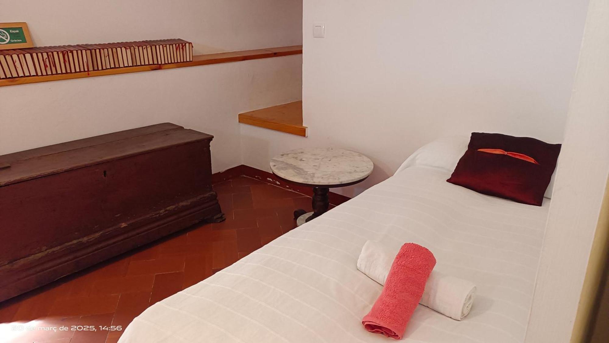 Habitaciones Con Encanto - Cal Alejandro Montsonis ภายนอก รูปภาพ