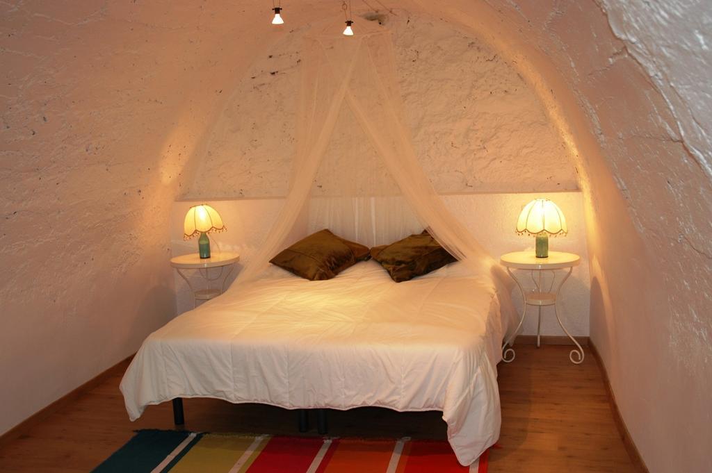 Habitaciones Con Encanto - Cal Alejandro Montsonis ภายนอก รูปภาพ
