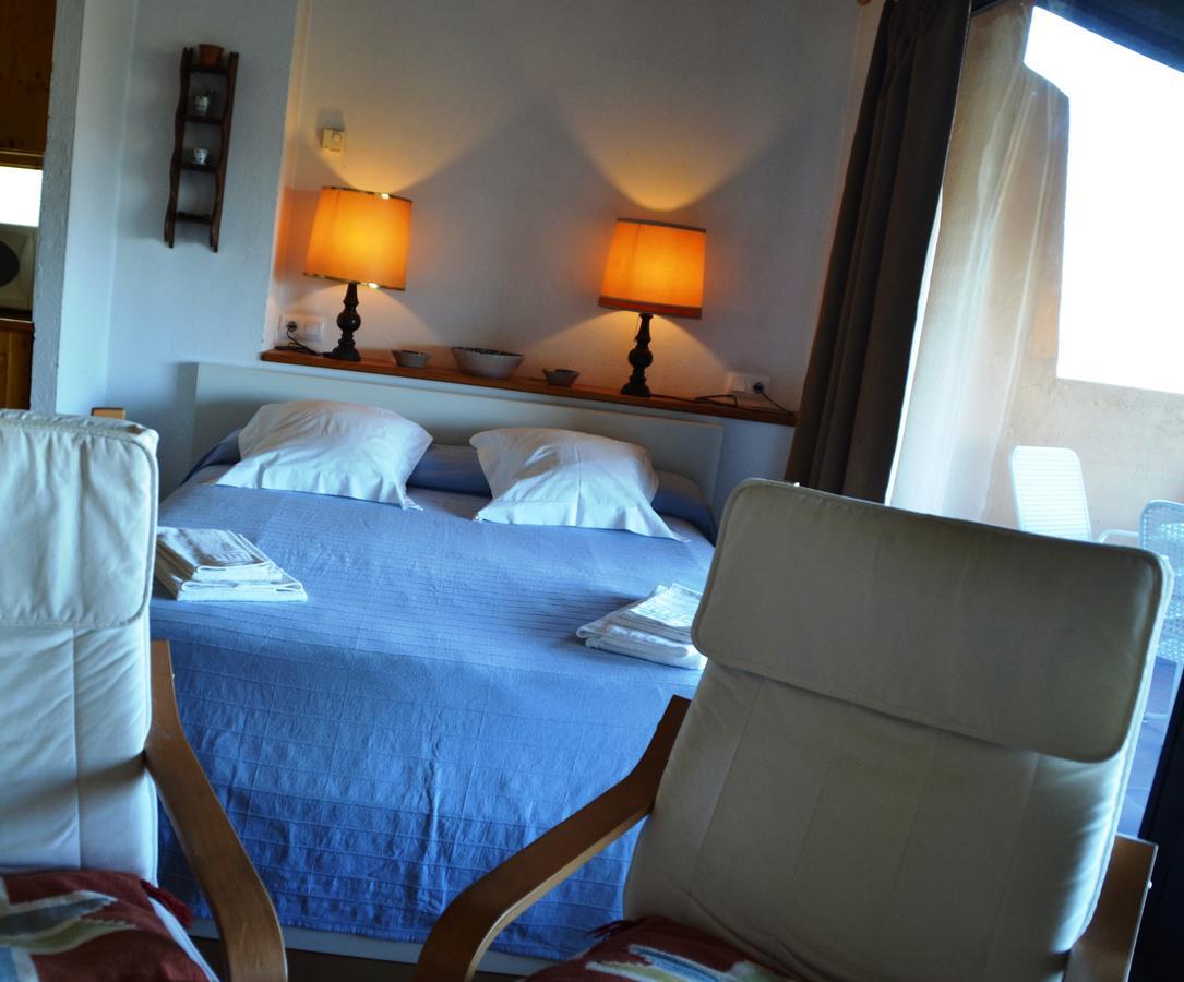 Habitaciones Con Encanto - Cal Alejandro Montsonis ภายนอก รูปภาพ